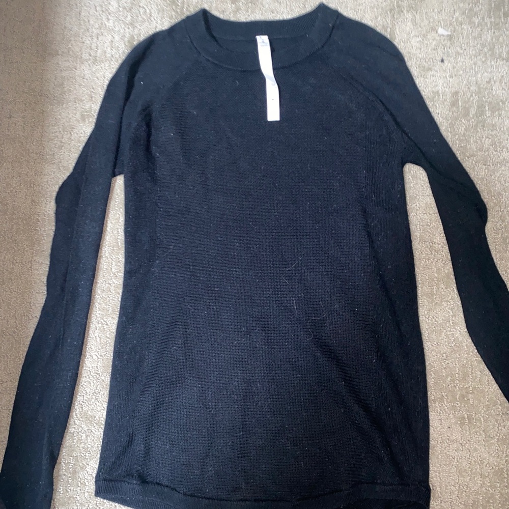 Lululemon Women’s Black Sweater Size 6